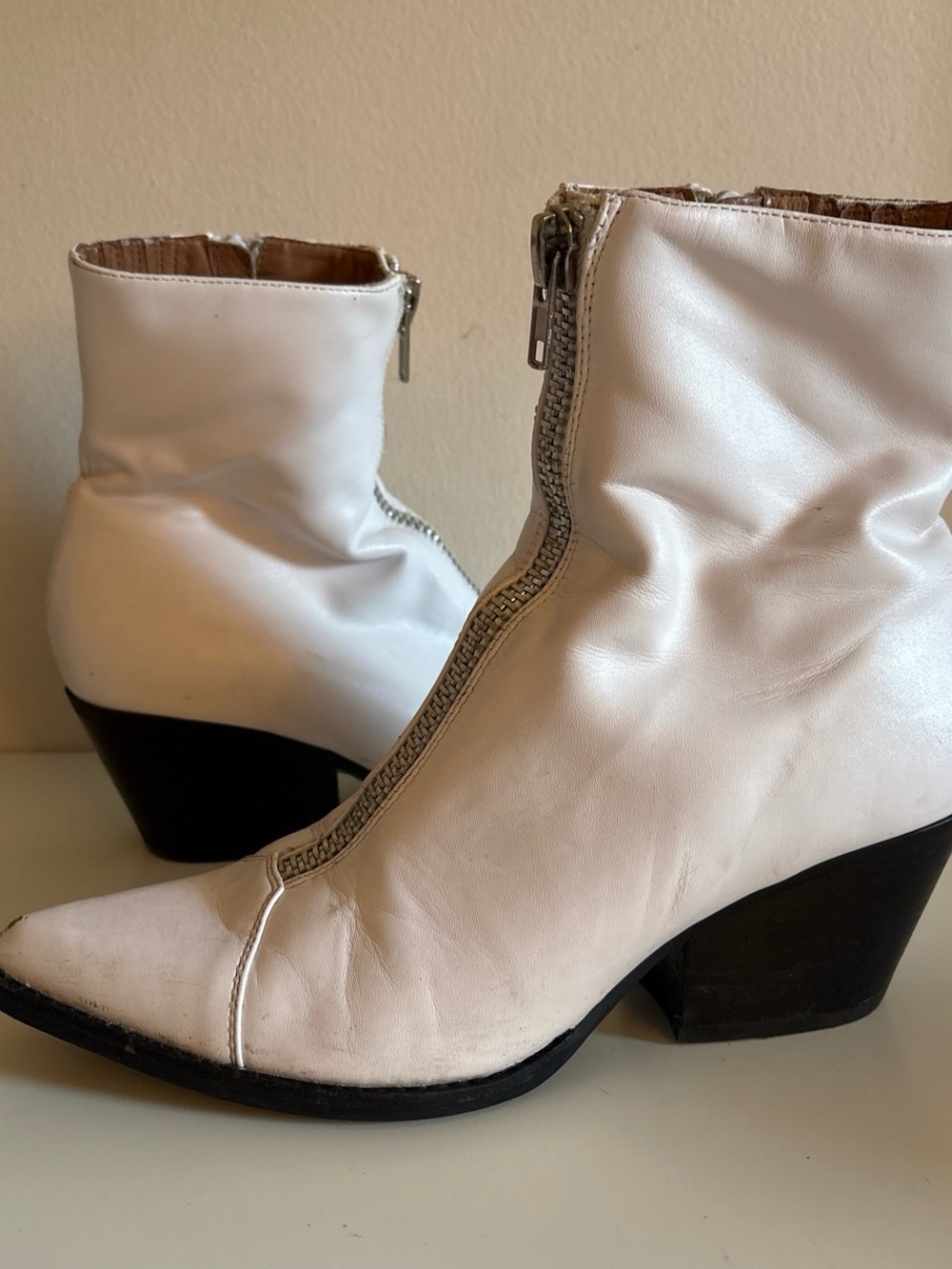Jeffry Campbell white leather landyne size 8 used in very good condition